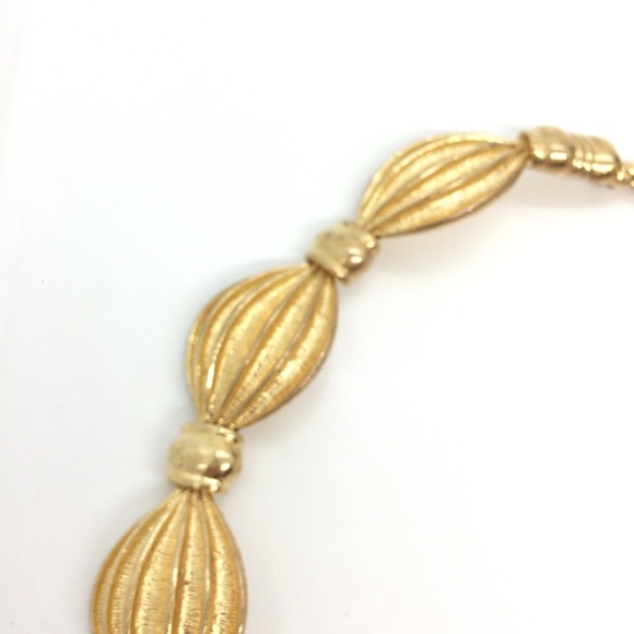 VINTAGE 80S 90S UNSIGNED IVANA TRUMP BRUSHED GOLD TONE RIBBON NECKLACE STATEMENT - Picture 10 of 17